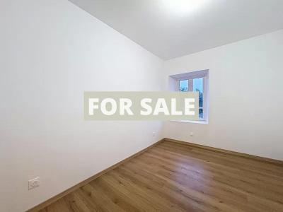 Detached House with Garden and Heated Pool