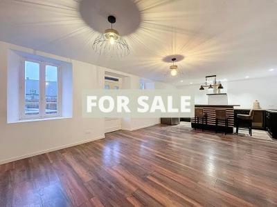 Detached House with Garden and Heated Pool