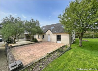 Detached House with Garden by the Coast