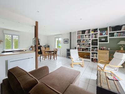 Detached House with Garden by the Coast