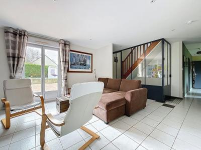 Detached House with Garden by the Coast