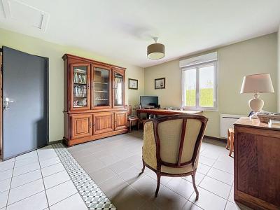 Detached House with Garden by the Coast