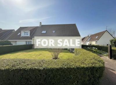 Detached House with Garden by the Coast