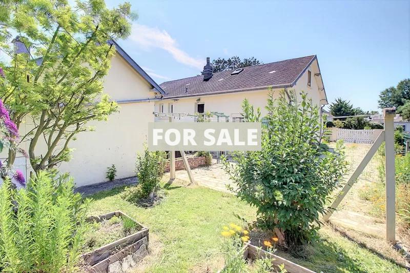 Lovely Detached House and Garden by the Coast