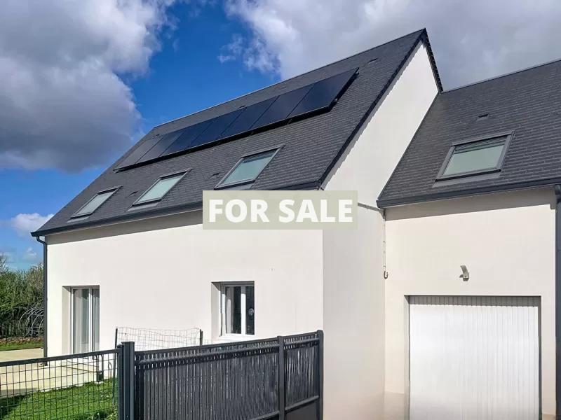 Contemporary House in Coastal Location