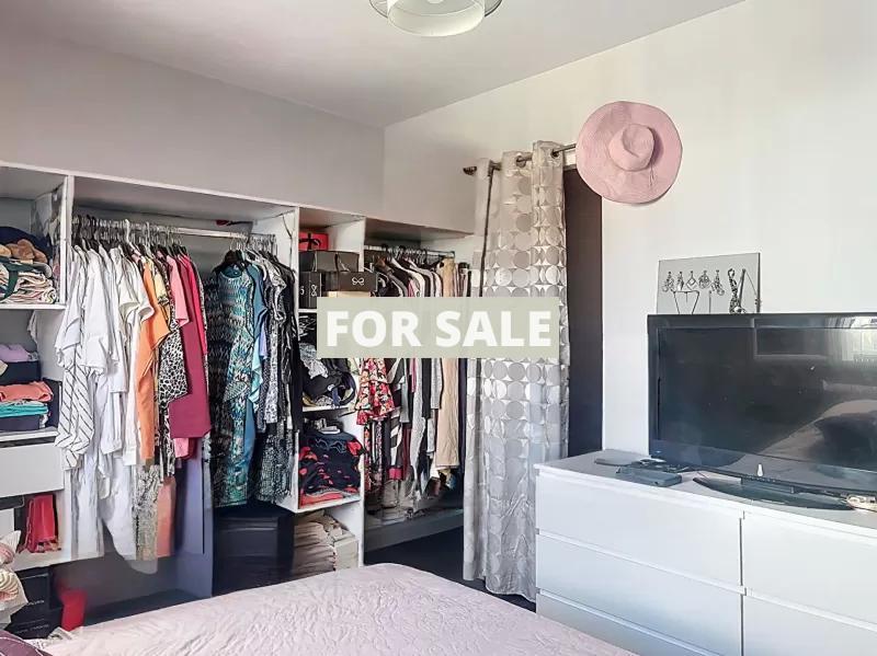 Contemporary House in Coastal Location