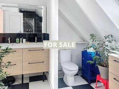 Contemporary House in Coastal Location