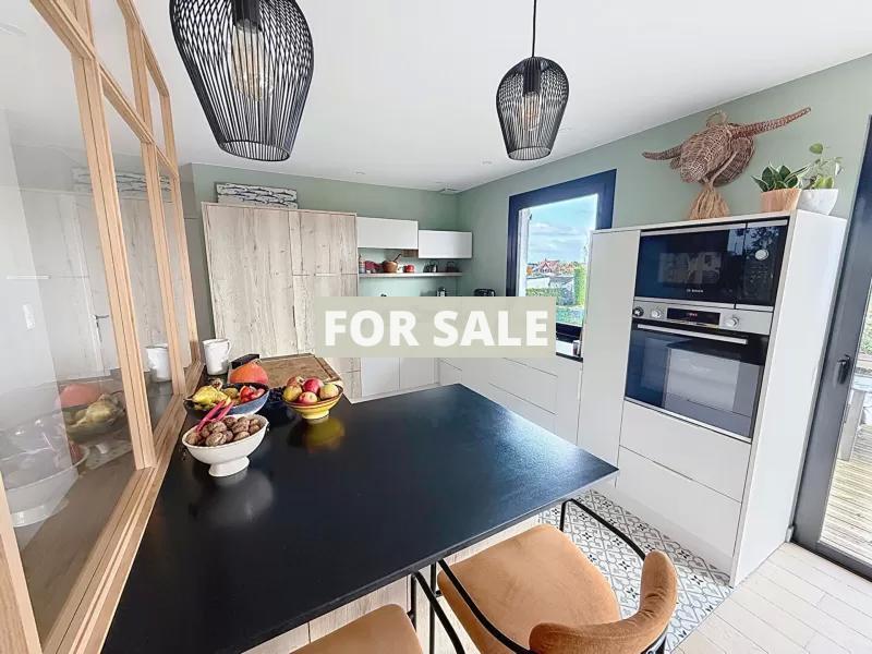 Detached House Nestled in Absolute Tranquility