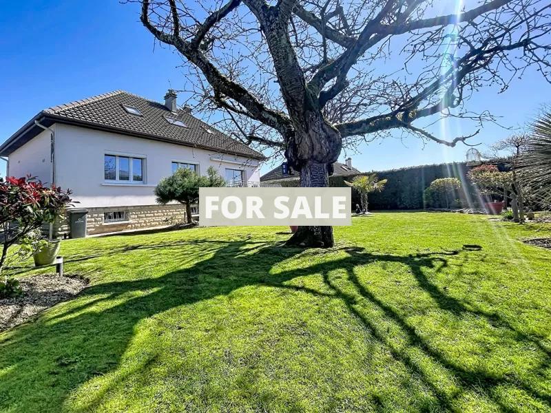 Detached House with Landscaped Garden