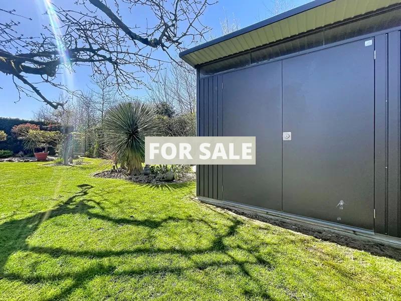 Detached House with Landscaped Garden