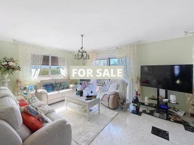 Detached House with Landscaped Garden