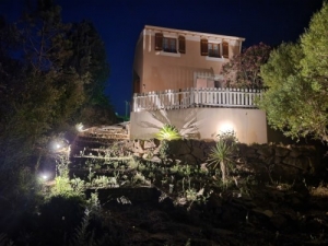 Lovely Villa with Pool Close to the Coast
