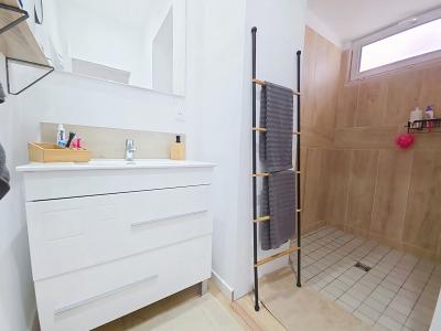 Beautiful House with Garden by the Coast