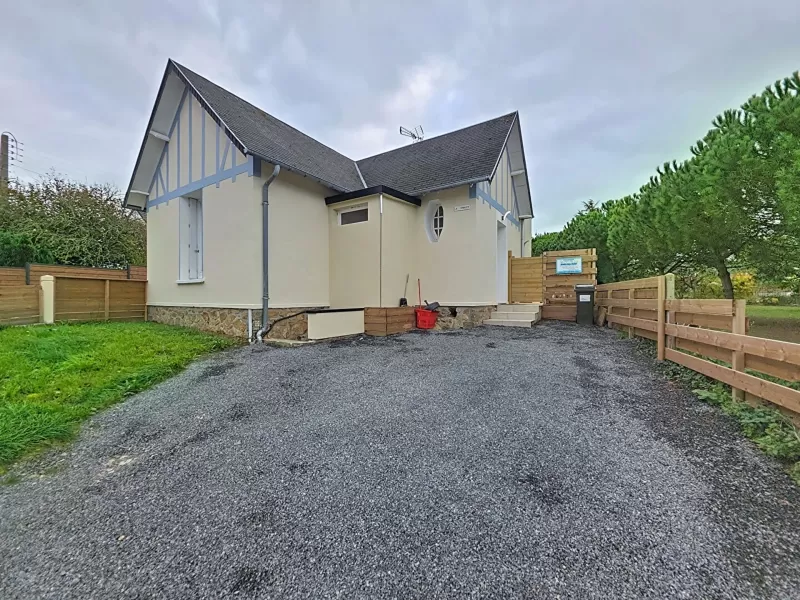 Beautiful House with Garden by the Coast