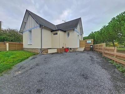 Beautiful House with Garden by the Coast