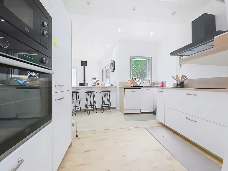 Beautiful House with Garden by the Coast