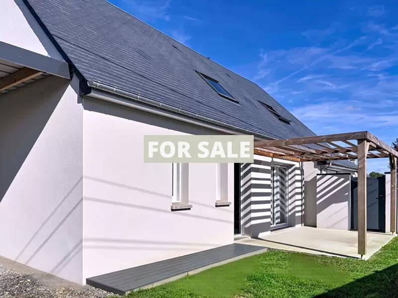 Contemporary Detached House by the Coast