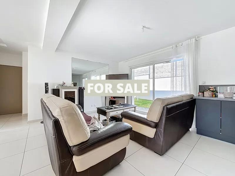 Contemporary Detached House by the Coast