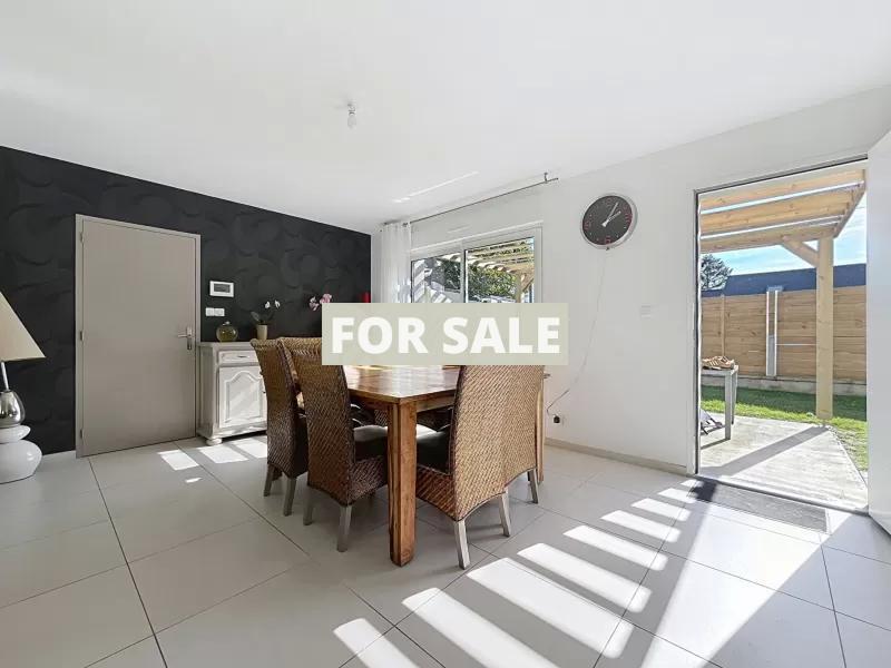 Contemporary Detached House by the Coast