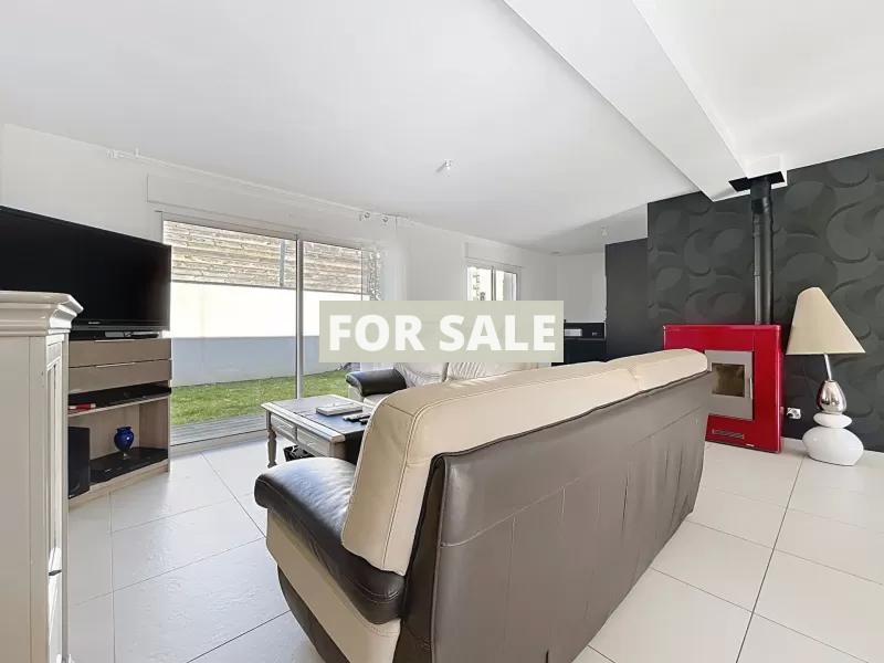 Contemporary Detached House by the Coast