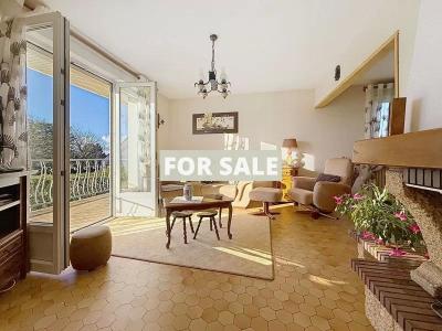 Detached House with Garden by the Coast