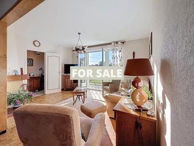 Detached House with Garden by the Coast