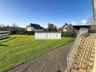 Detached House with Garden by the Coast
