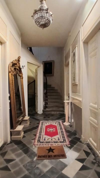 Maison De Maitre With Patio And Courtyard