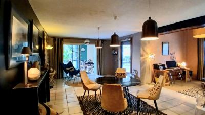 Maison De Maitre With Patio And Courtyard