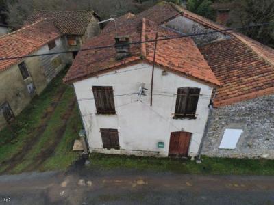 Small House to Renovate In A Quiet Area