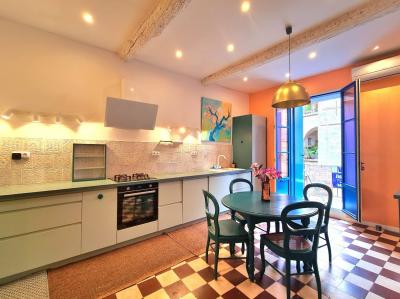 Charming Town House, Fully Renovated, Large Garage