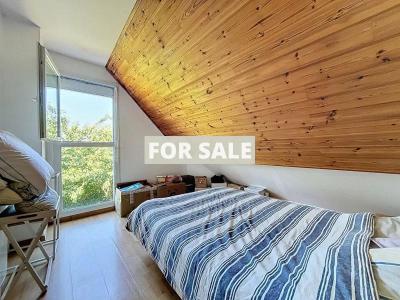 Detached House with Garden