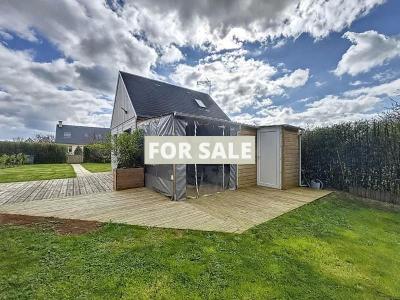Detached House with Garden by the Coast
