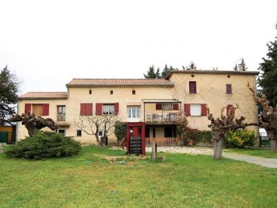 Large Detached House with Pool