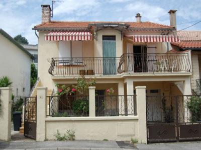 Detached House with Garden