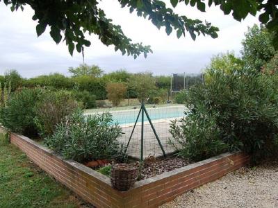 Detached Country House with Swimming Pool