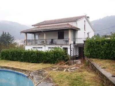 Detached House with Garden and Swimming Pool