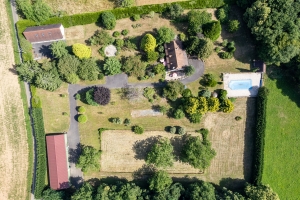 Detached Country House with Swimming Pool