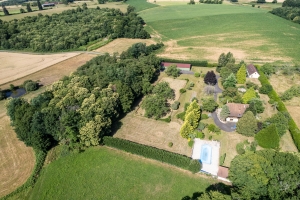 Detached Country House with Swimming Pool