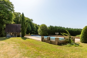 Detached Country House with Swimming Pool