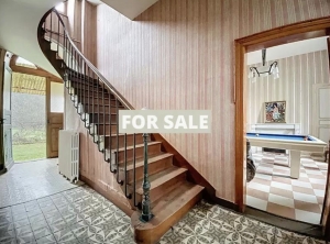 Manor House Style Property with Garden