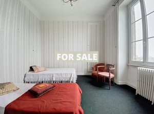 Manor House Style Property with Garden