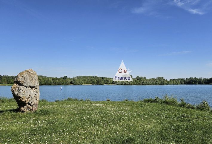 Detached House to Finish Clos to Leisure Lake