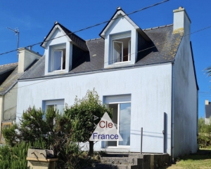 Detached House with Garden and Sea Views