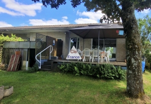 Single Storey Detached Villa With Garden
