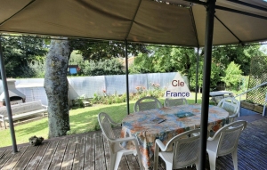 Single Storey Detached Villa With Garden