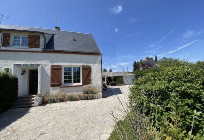 Main Photo of a 2 bedroom  House for sale