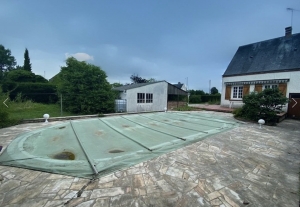 Traditional House with Garden and Swimming Pool