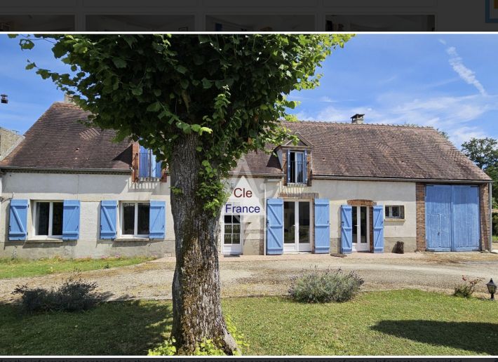 Spacious Renovated Farmhouse with Studio Bonus