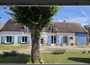 Spacious Renovated Farmhouse with Studio Bonus